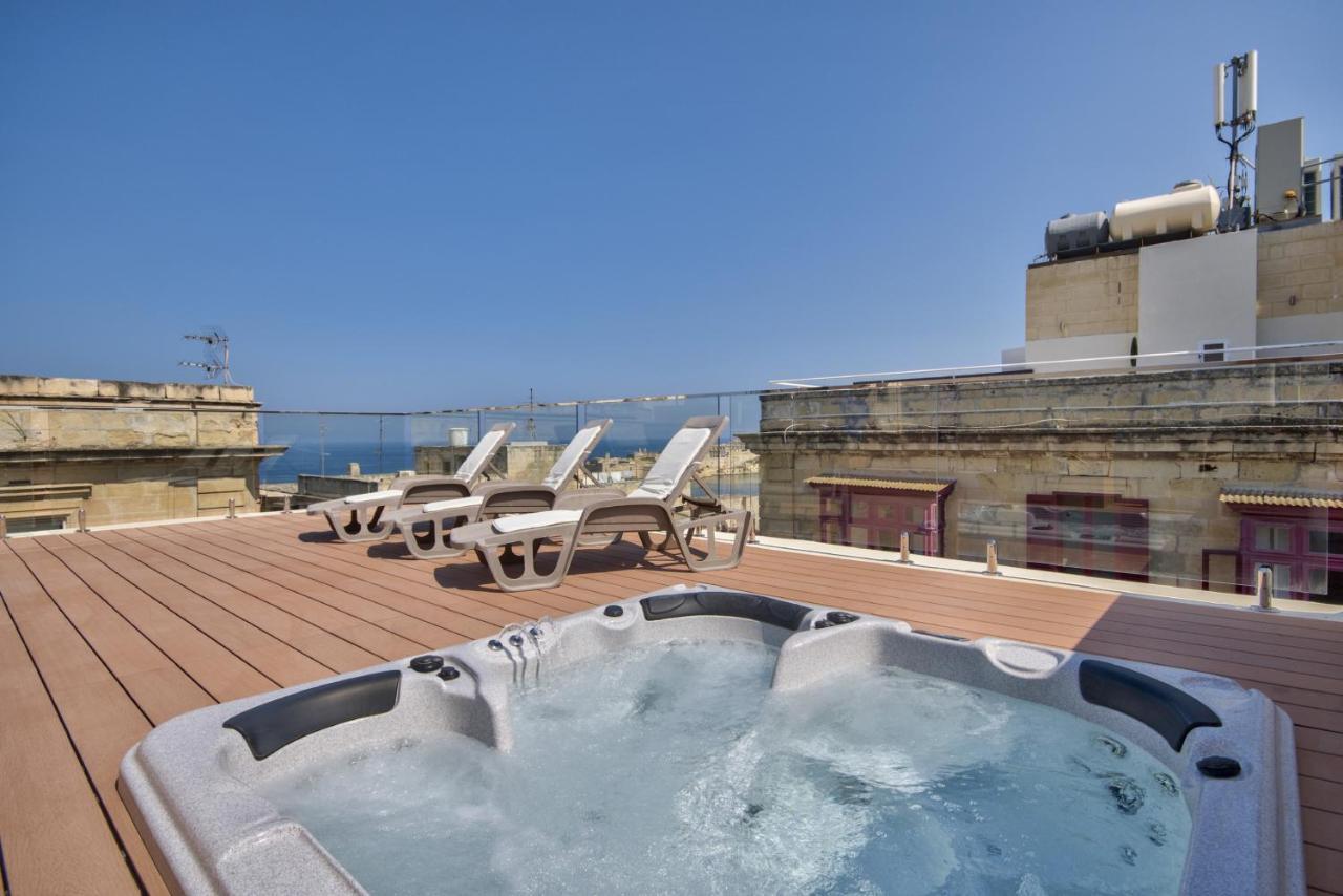Valletta Luxe 3-Bedroom Duplex Penthouse With Sea View Terrace And Jacuzzi Exterior foto