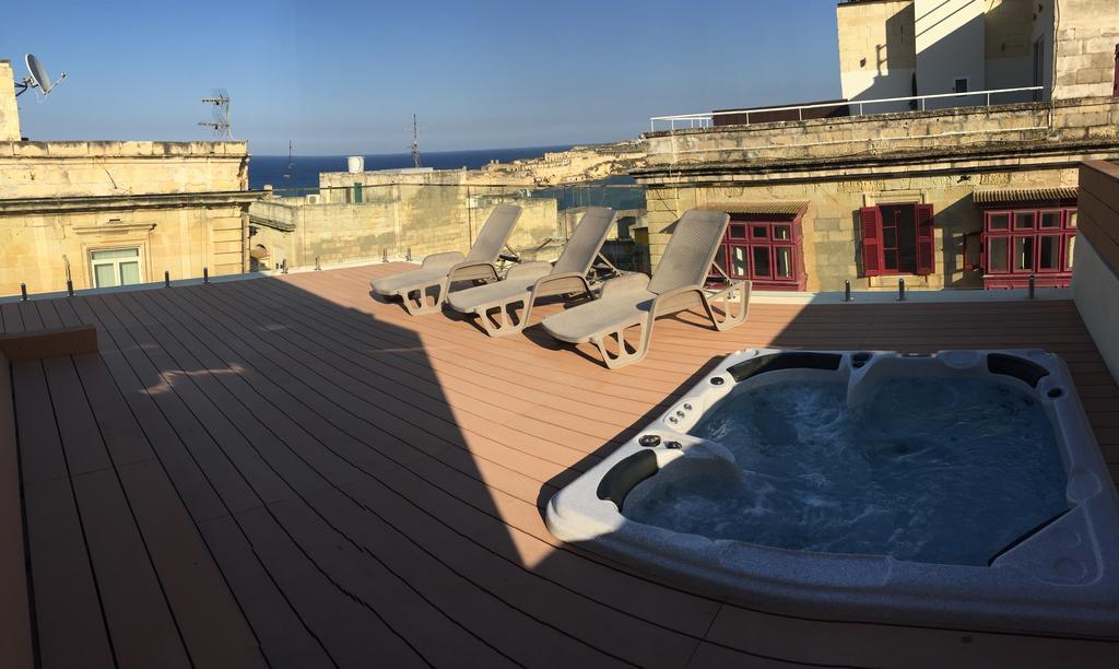 Valletta Luxe 3-Bedroom Duplex Penthouse With Sea View Terrace And Jacuzzi Exterior foto