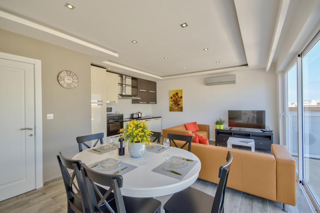 Valletta Luxe 3-Bedroom Duplex Penthouse With Sea View Terrace And Jacuzzi Exterior foto