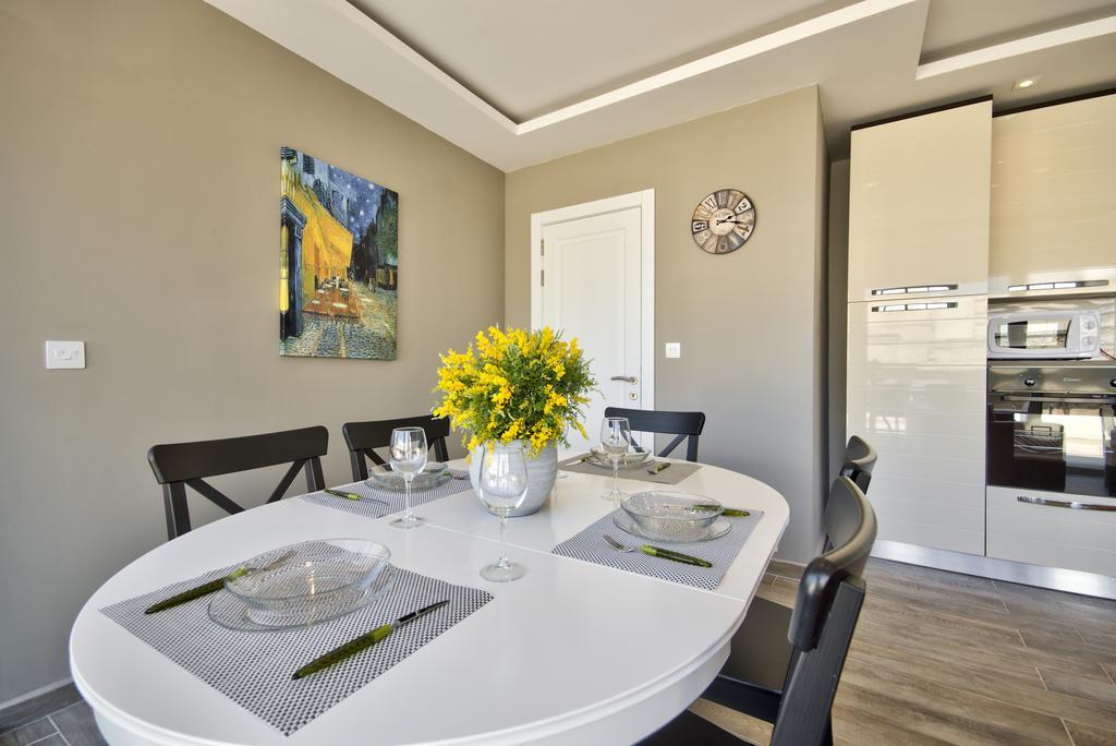 Valletta Luxe 3-Bedroom Duplex Penthouse With Sea View Terrace And Jacuzzi Exterior foto