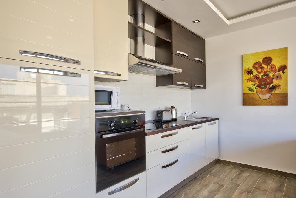Valletta Luxe 3-Bedroom Duplex Penthouse With Sea View Terrace And Jacuzzi Exterior foto