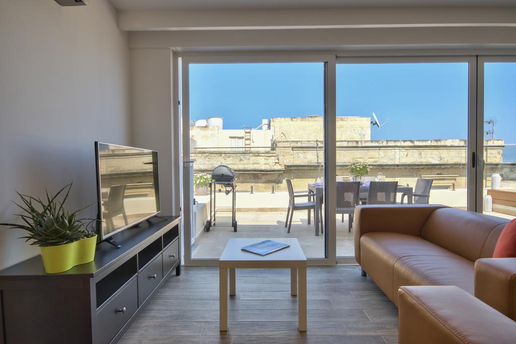 Valletta Luxe 3-Bedroom Duplex Penthouse With Sea View Terrace And Jacuzzi Exterior foto